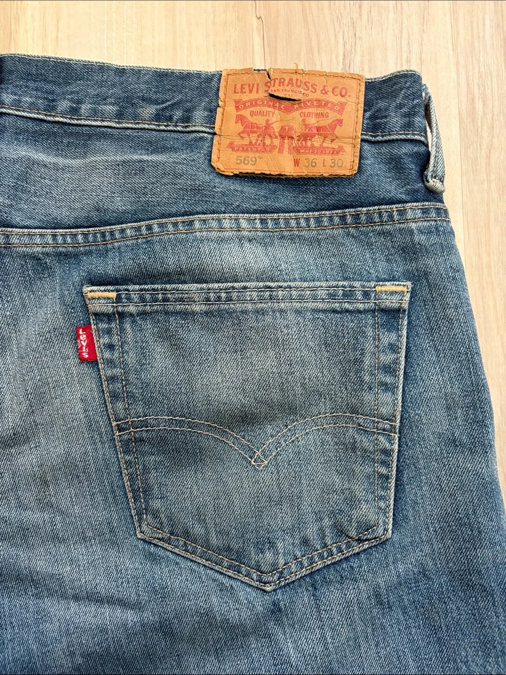 VTG wash Levis Men's Distressed Straight Jeans